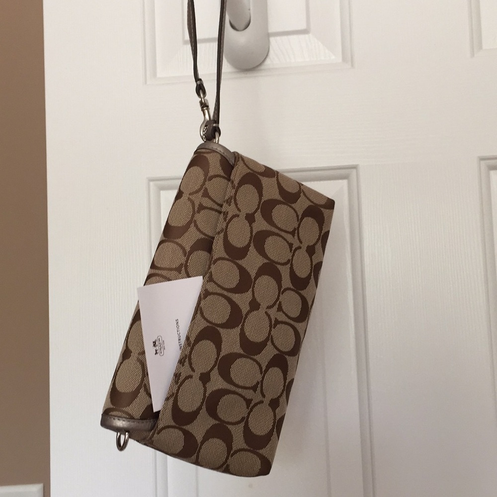 Coach Wristlet/Clutch, NWT - Picture 4 of 8